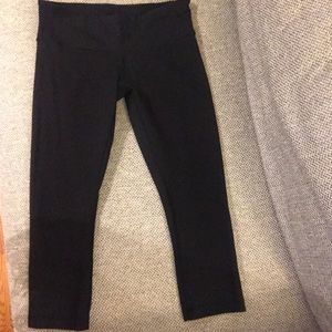 Lululemon cropped wunder under